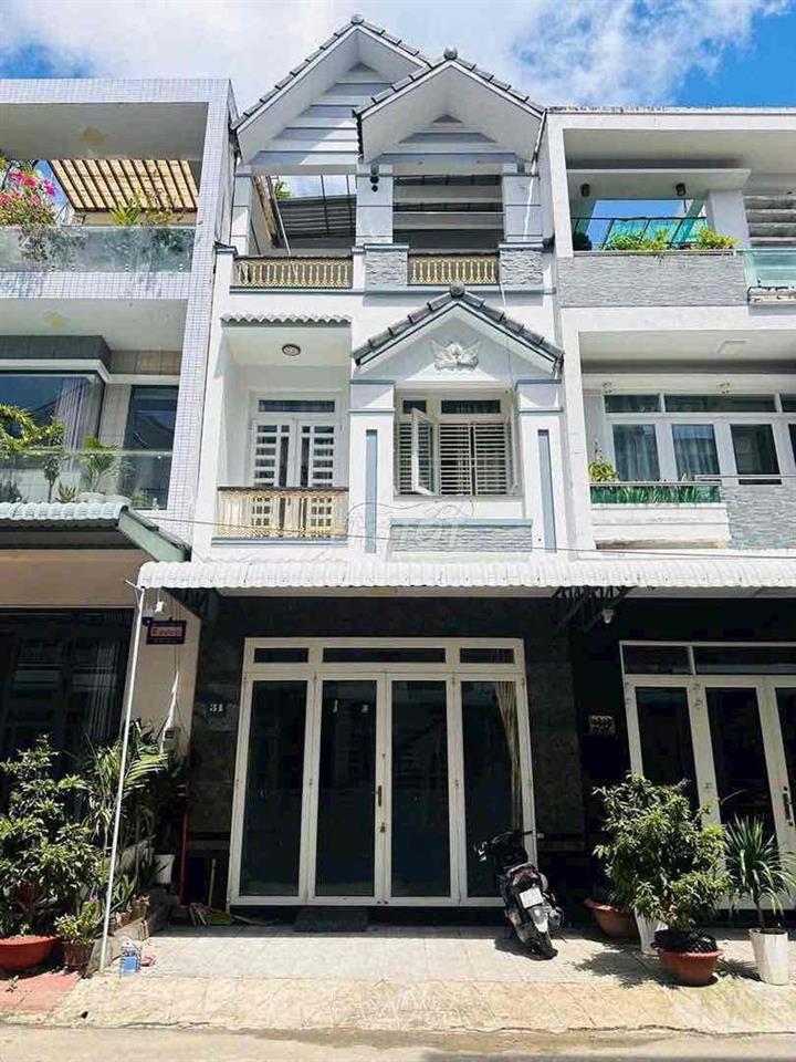Nhà 2 lầu 3 phòng 3 máy lạnh KDC Hưng Phú 1