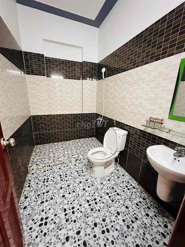 Nhà 2 lầu 3 phòng 3 máy lạnh KDC Hưng Phú 1