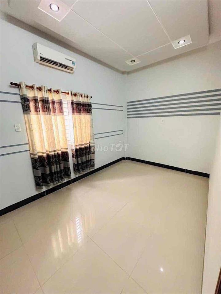 Nhà 2 lầu 3 phòng 3 máy lạnh KDC Hưng Phú 1