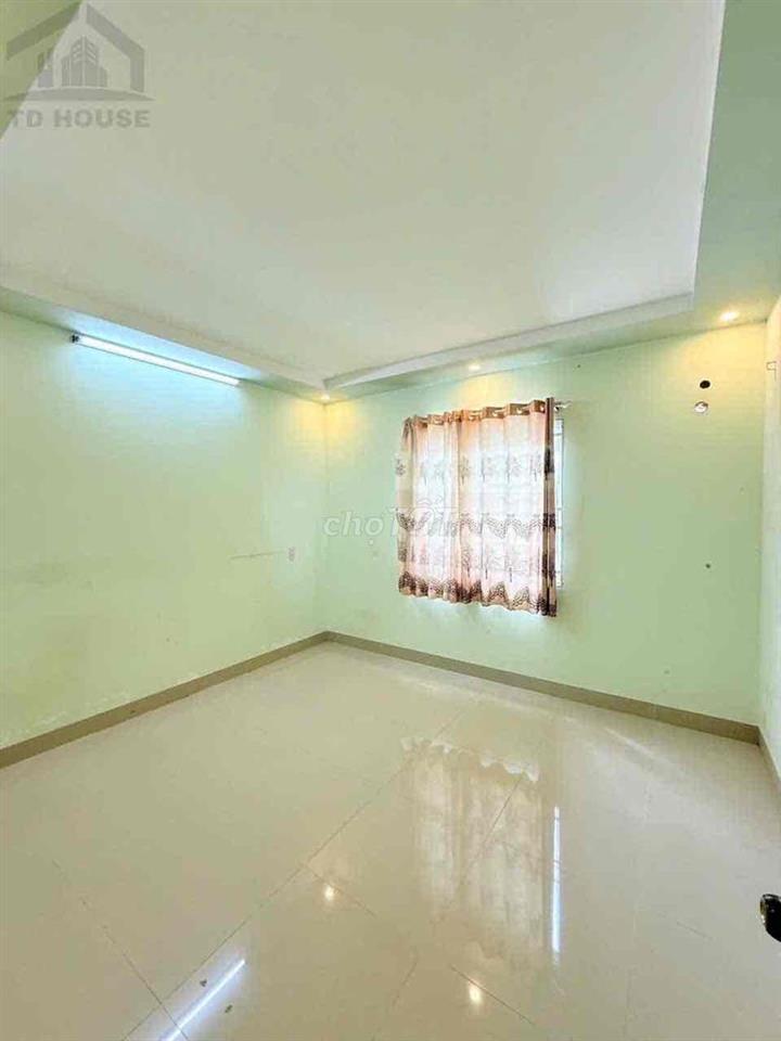 Nhà 2 lầu 4 phòng kdc Công Trình 8 - Hưng Phú 2