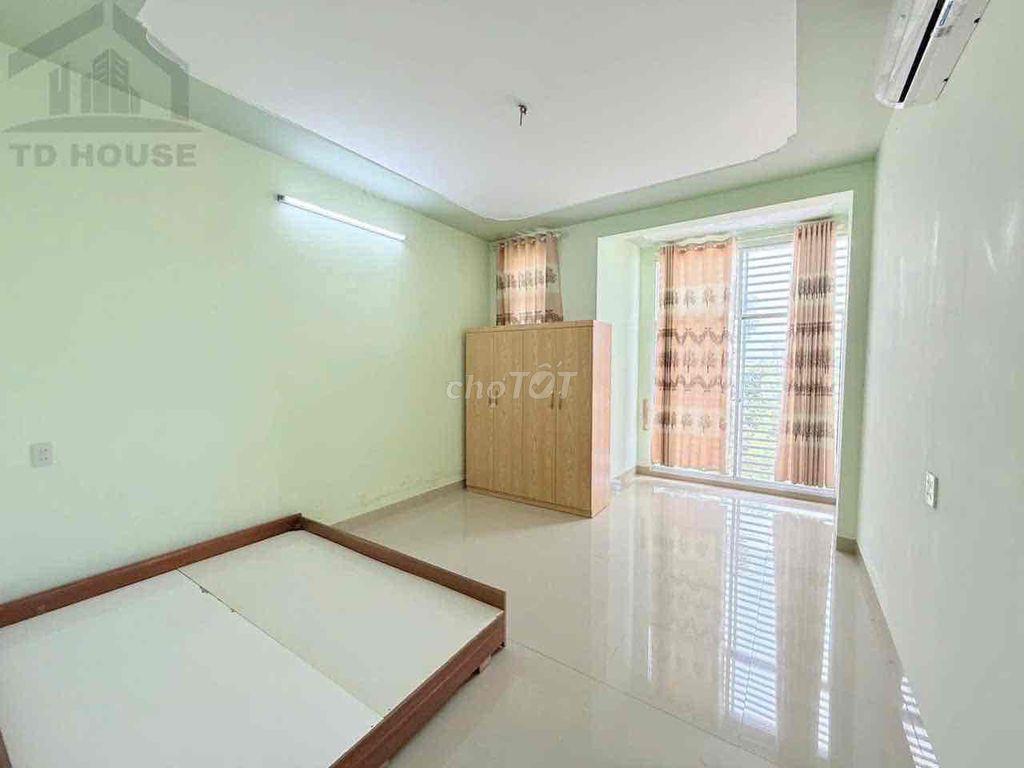 Nhà 2 lầu 4 phòng kdc Công Trình 8 - Hưng Phú 2