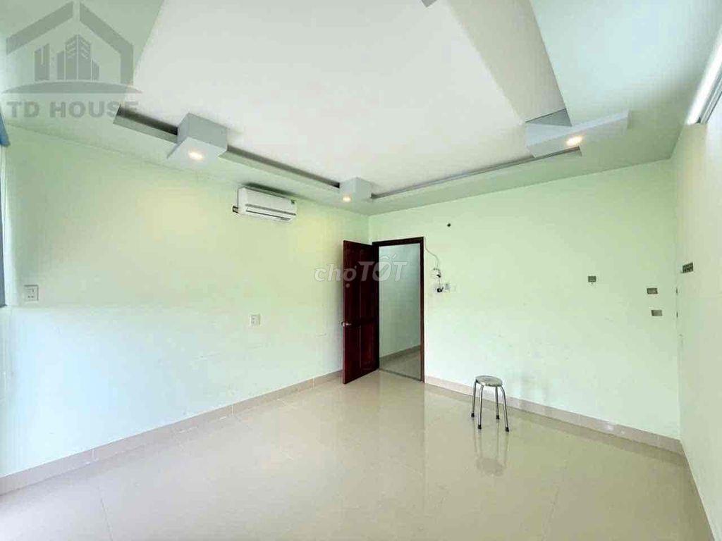 Nhà 2 lầu 4 phòng kdc Công Trình 8 - Hưng Phú 2