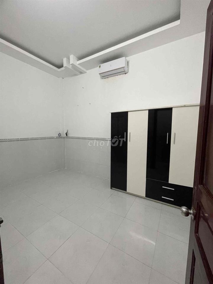 Nhà mới 2 phòng hẻm Phạm Ngọc Hưng
