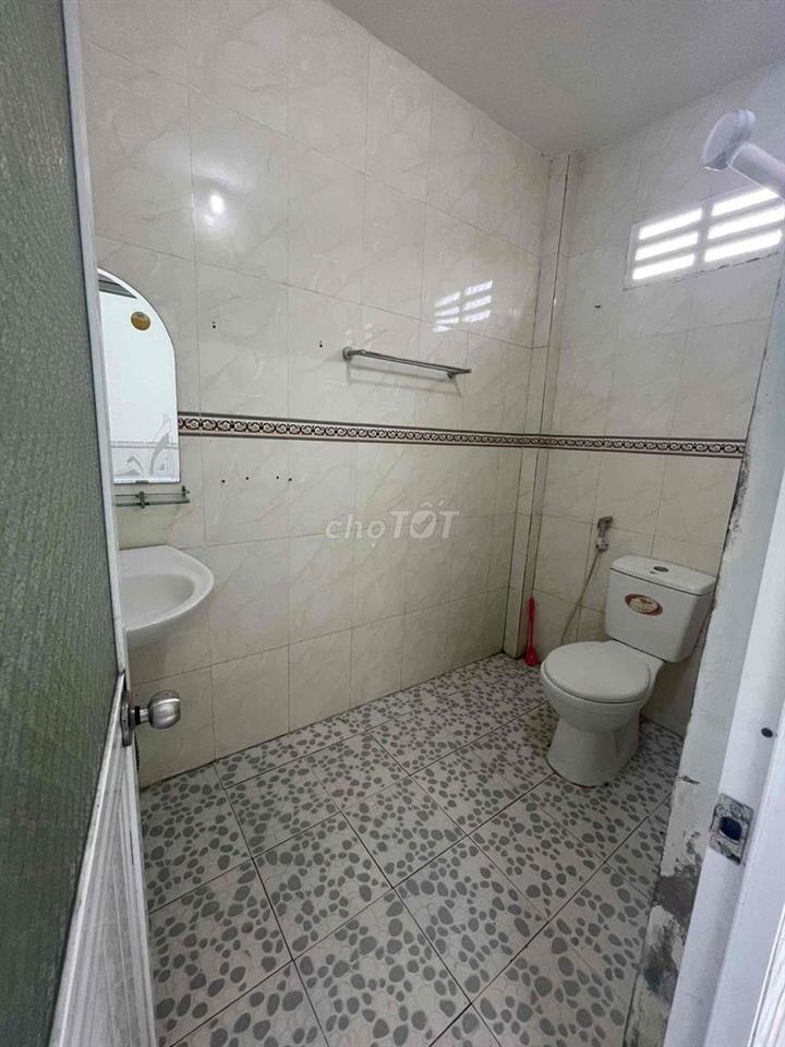 Nhà mới 2 phòng hẻm Phạm Ngọc Hưng