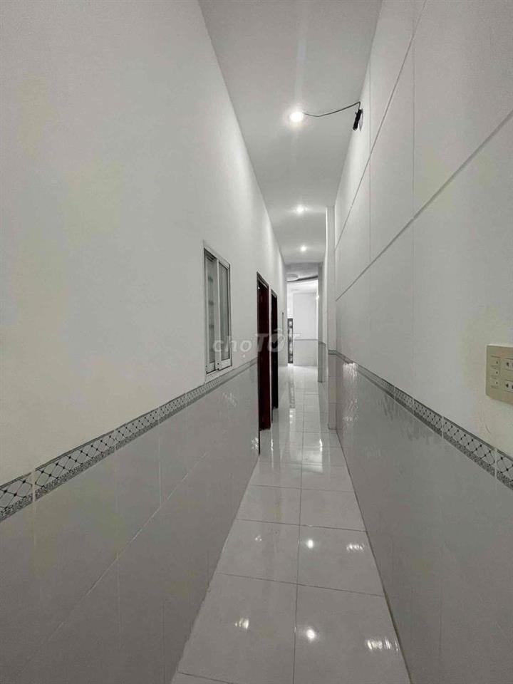 Nhà mới 2 phòng hẻm Phạm Ngọc Hưng