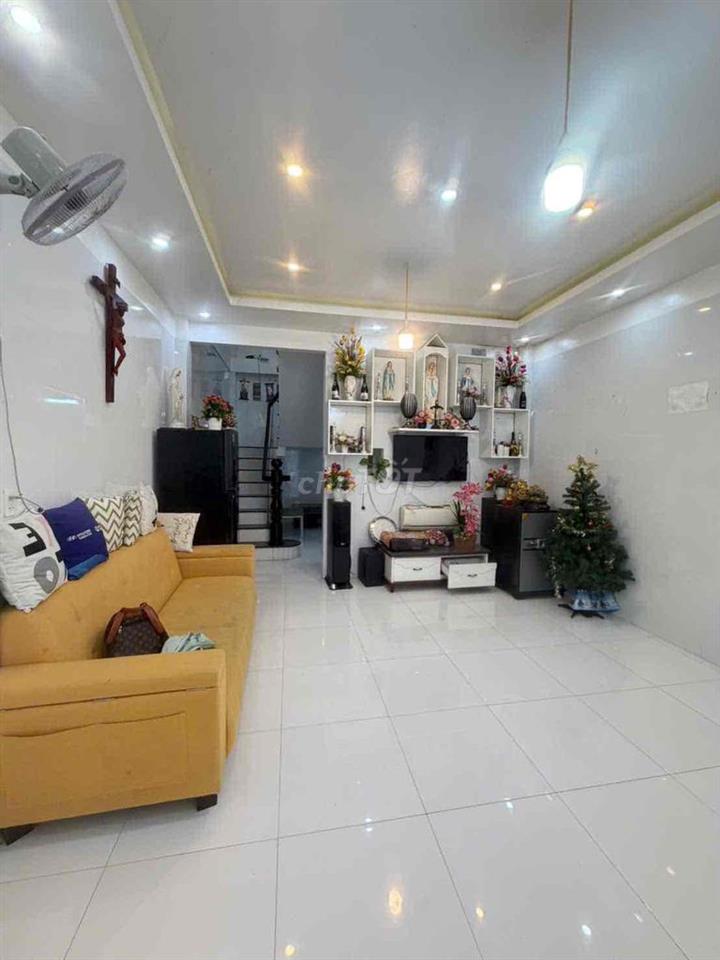 Nhà trệt lầu full nội thất KDC Diệu Hiền