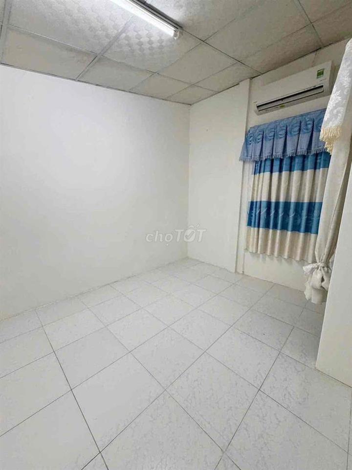 Nhà nguyên căn gần Vincom Hùng Vương