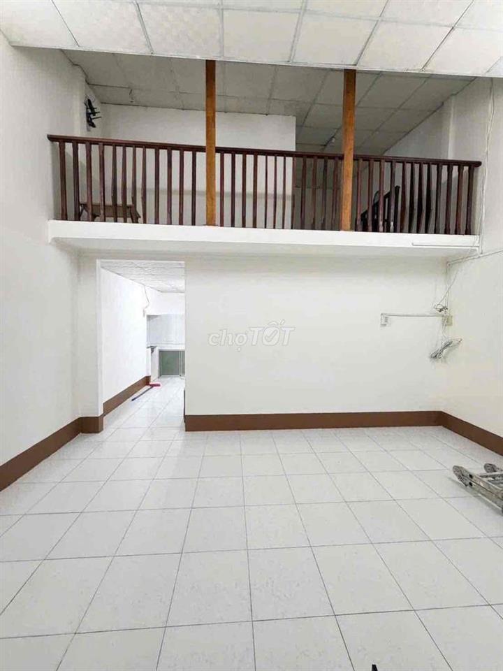 Nhà nguyên căn gần Vincom Hùng Vương