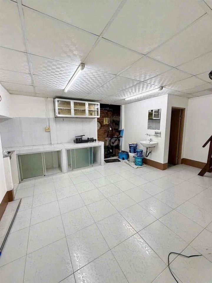 Nhà nguyên căn gần Vincom Hùng Vương
