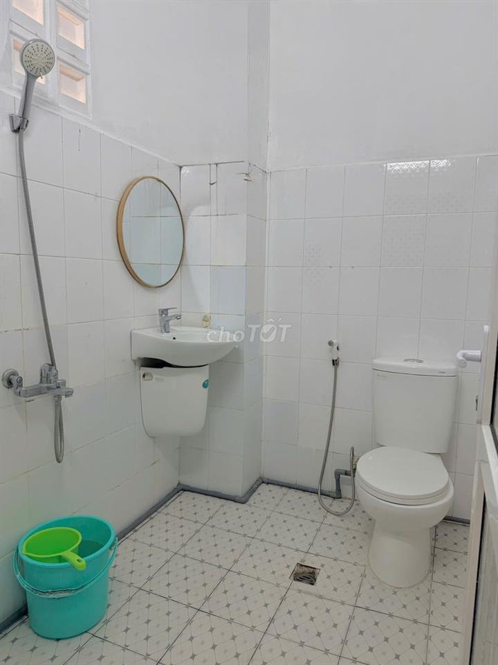 Nhà 2 lầu 4PN kế Siêu Thị COOP MART chỉ 15 triệu