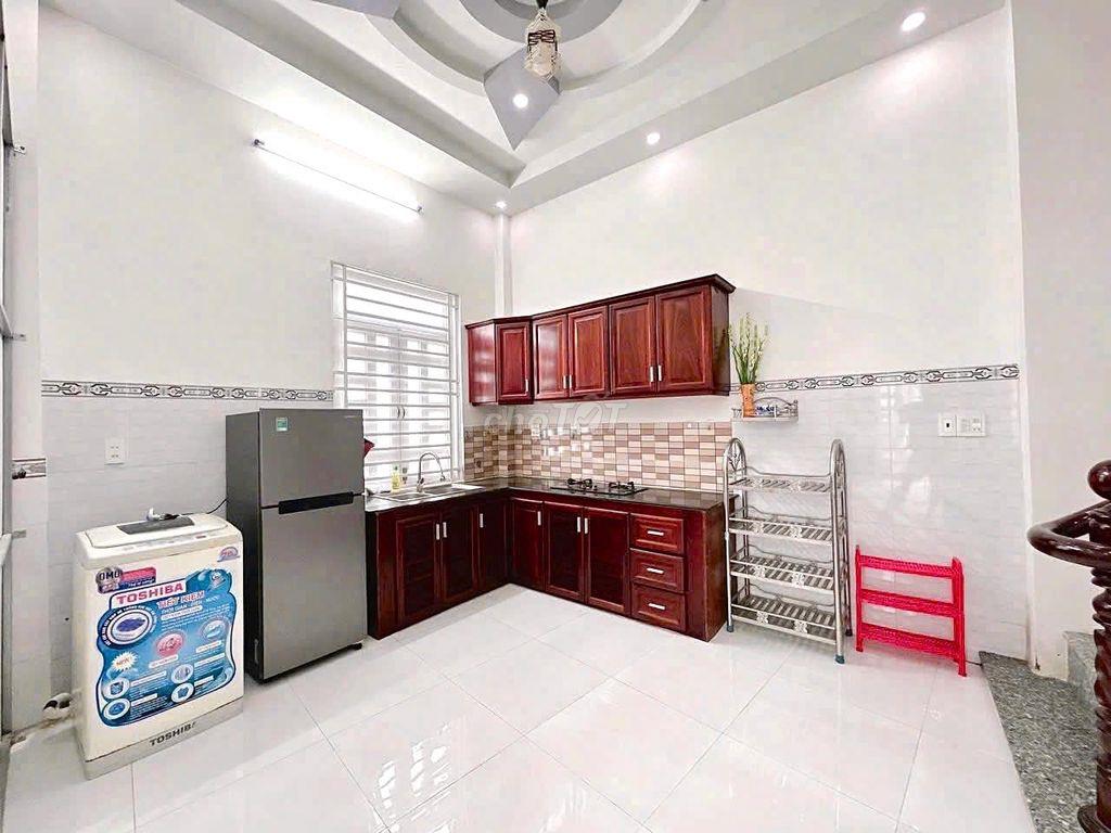 Nhà trệt lầu 2PN có nội thất góc KDC Hồng Phát 8,5 triệu