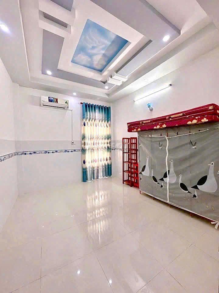 Nhà trệt lầu 2PN có nội thất góc KDC Hồng Phát 8,5 triệu