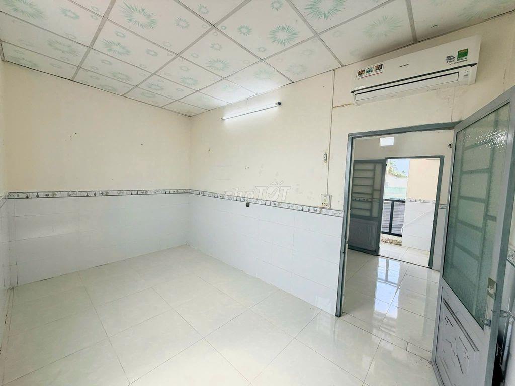 Nhà trệt lầu 2PN hẻm Da Liễu đường 3/2 3,5 triệu
