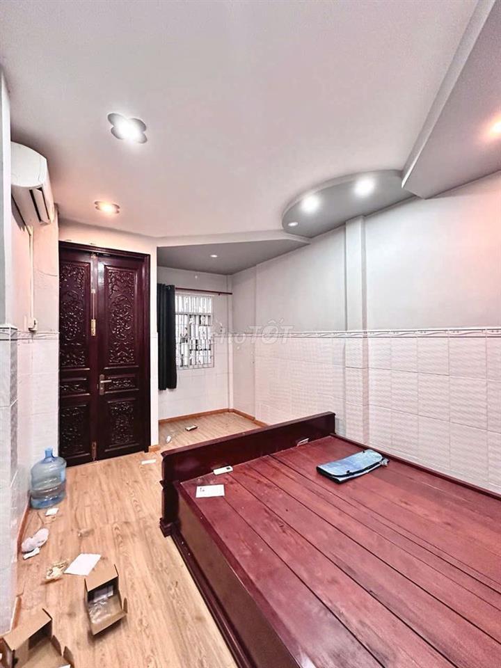 Nhà 2 lầu 3PN có nội thất hẻm đường Đại Lộ Hòa Bình chỉ 5,5 triệu