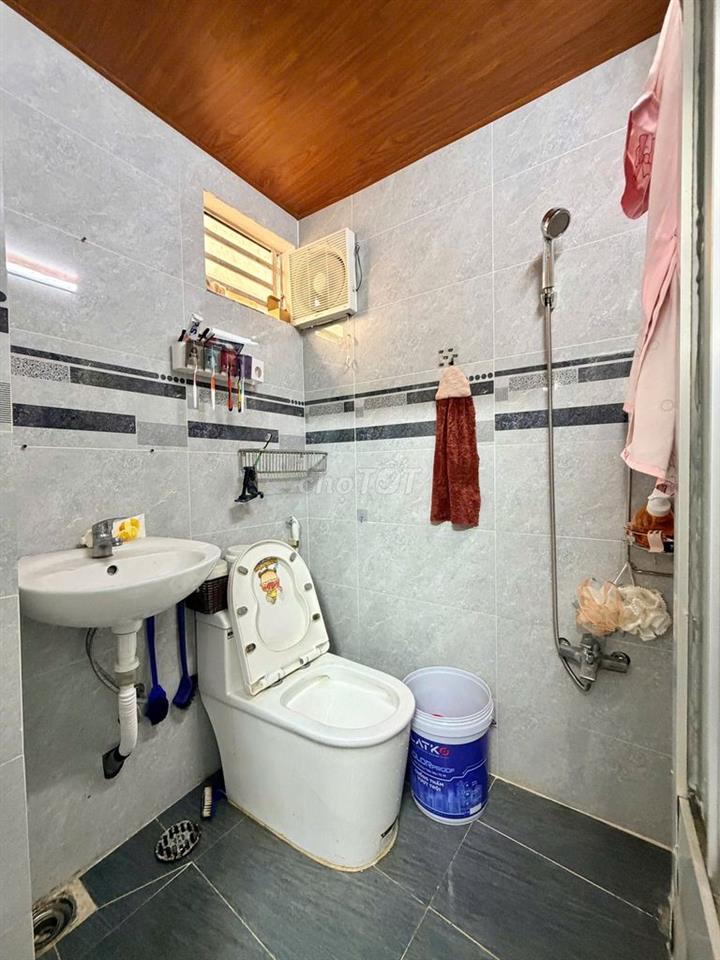 Nhà trệt lầu 2PN hẻm đường Bùi Thị Xuân 5,5 triệu
