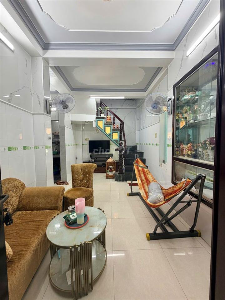 Nhà trệt lầu 2PN hẻm đường Bùi Thị Xuân 5,5 triệu