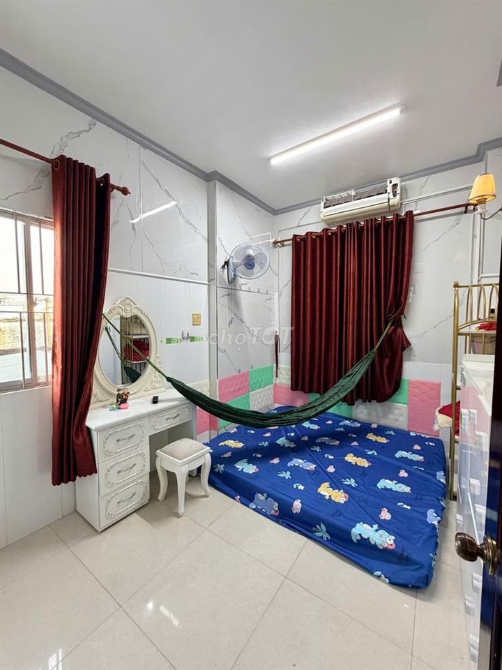Nhà trệt lầu 2PN hẻm đường Bùi Thị Xuân 5,5 triệu