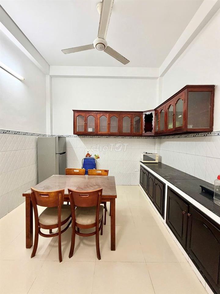 Nhà trệt lầu 3PN full nội thất hẻm đường Trần Hoàng Na chỉ 10 triệu