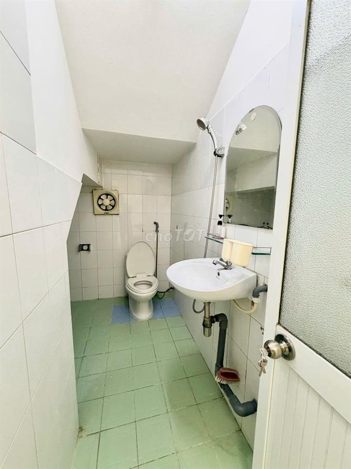 Nhà trệt lầu 3PN full nội thất hẻm đường Trần Hoàng Na chỉ 10 triệu