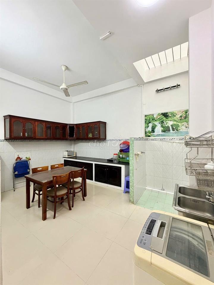 Nhà trệt lầu 3PN full nội thất hẻm đường Trần Hoàng Na chỉ 10 triệu