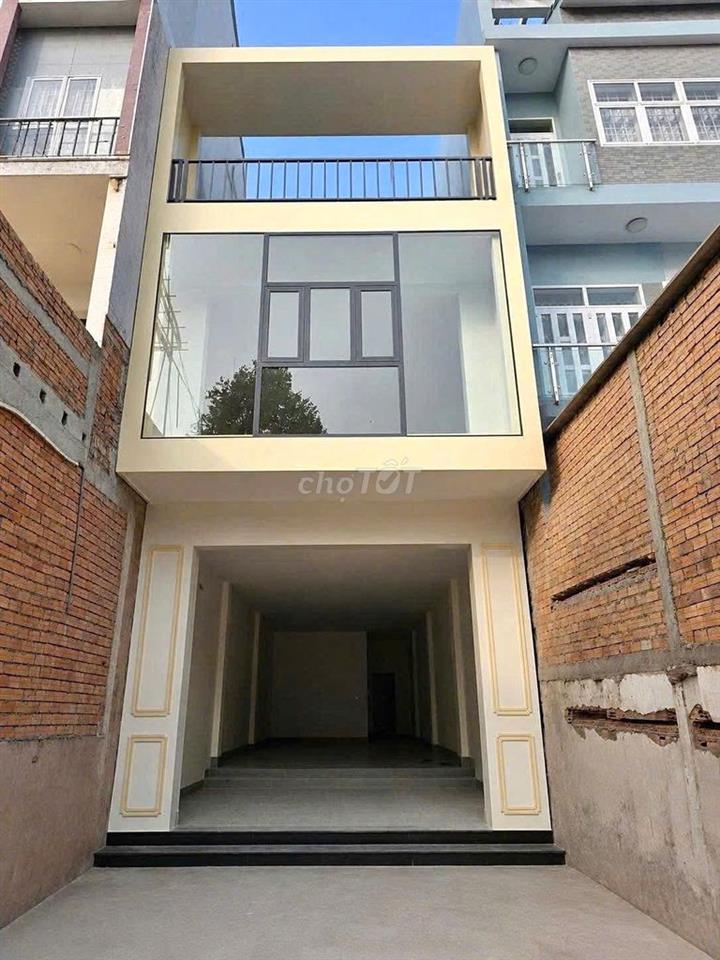 Nhà trệt lầu sân thượng trống suốt đường Mậu Thân chỉ 30 triệu