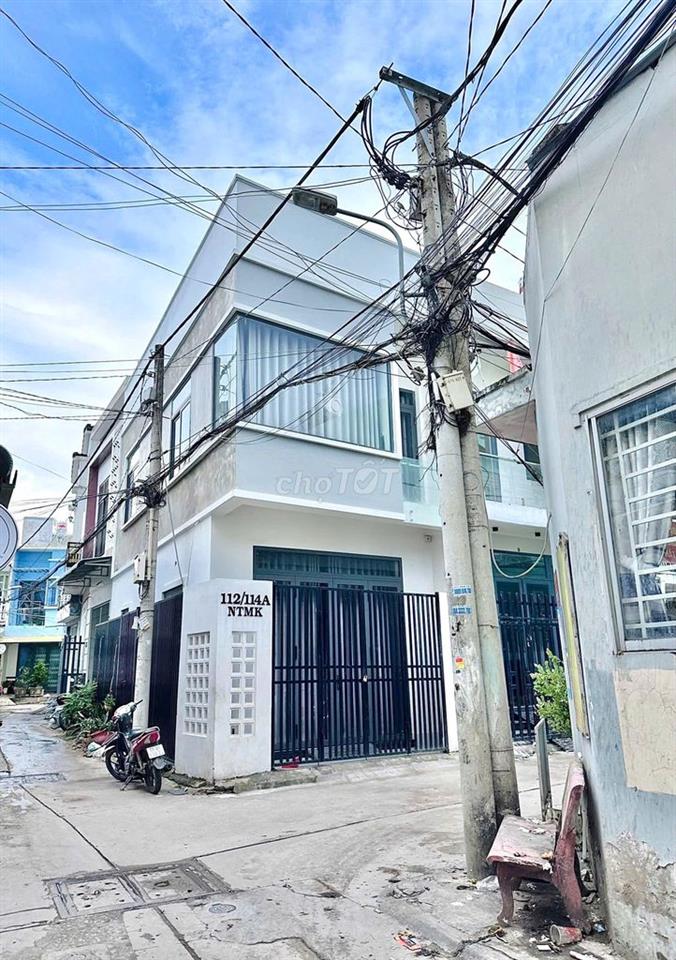 Nhà trệt lầu 2PN Có Nội Thất góc hẻm đường Quang Trung 7 triệu