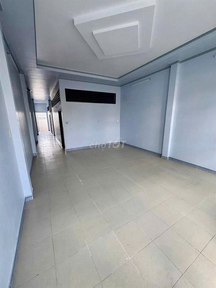 Nhà trệt lầu 2PN mặt tiền đường Nguyễn Văn Cừ chỉ 15 triệu