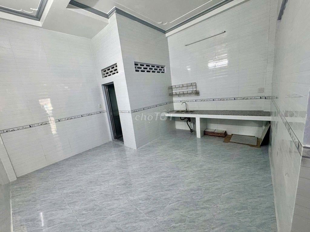 Nhà trệt lầu 2PN mặt tiền đường Nguyễn Văn Cừ chỉ 15 triệu