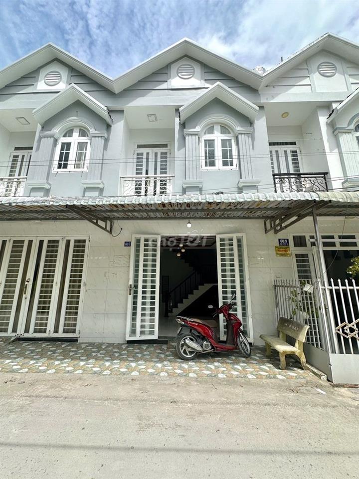 Nhà trệt lầu 2PN hẻm đường Trần Hoàng Na chỉ 6 triệu