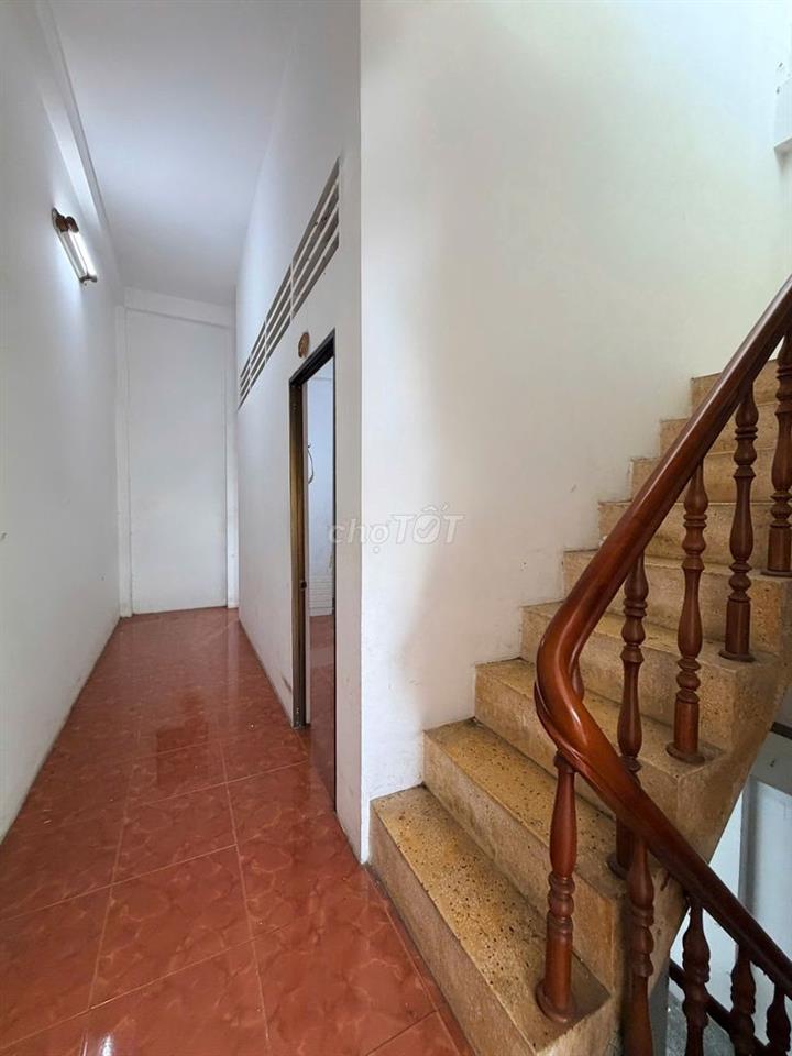 Nhà 2 lầu 3PN mặt tiền đường 30-4 chỉ 13 triệu