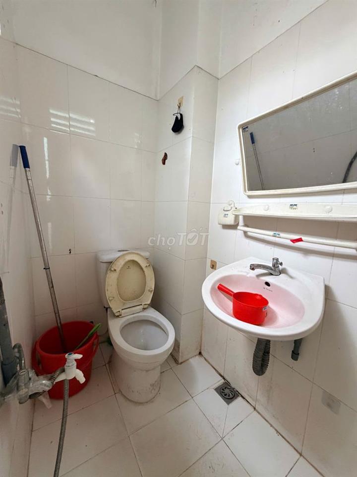 Nhà 2 lầu 3PN mặt tiền đường 30-4 chỉ 13 triệu