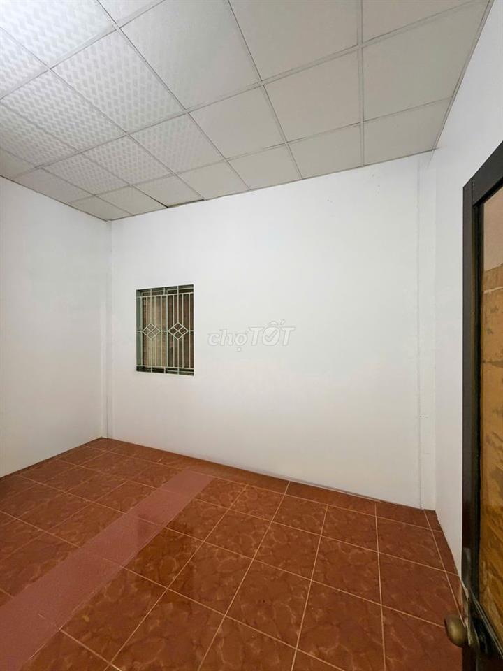 Nhà 2 lầu 3PN mặt tiền đường 30-4 chỉ 13 triệu