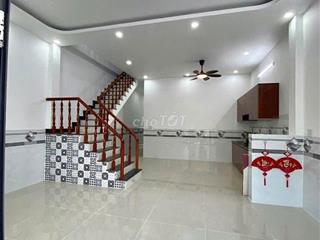 Nhà trệt lầu 3PN KDC Số 9 chỉ 7 triệu
