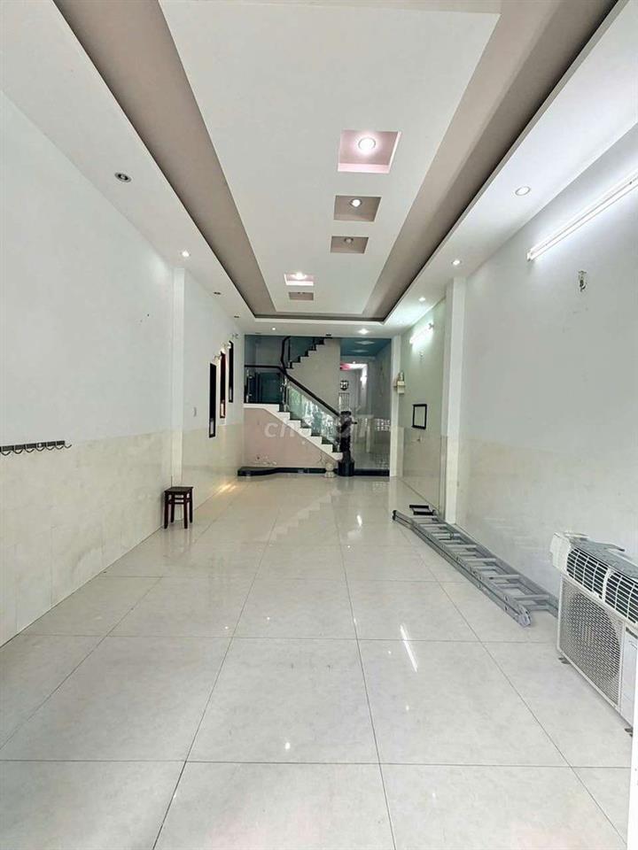 Nhà trệt 2 lầu 4PN đường Lê Chân KDC 91B