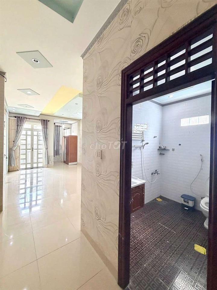 Nhà trệt 2 lầu 4PN đường Lê Chân KDC 91B