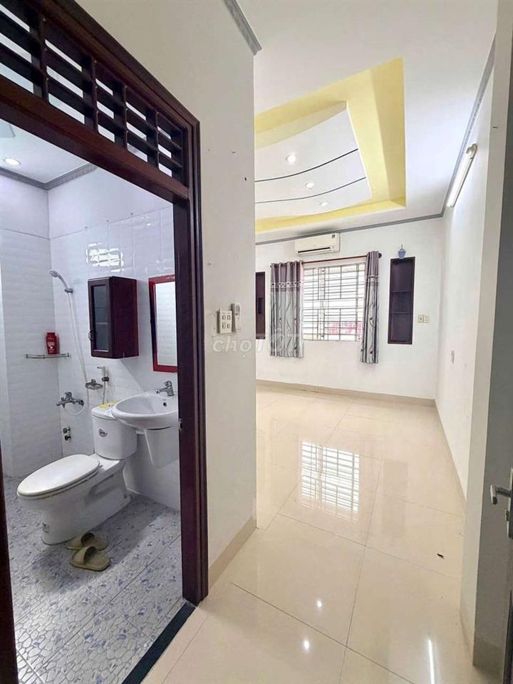 Nhà trệt 2 lầu 4PN đường Lê Chân KDC 91B