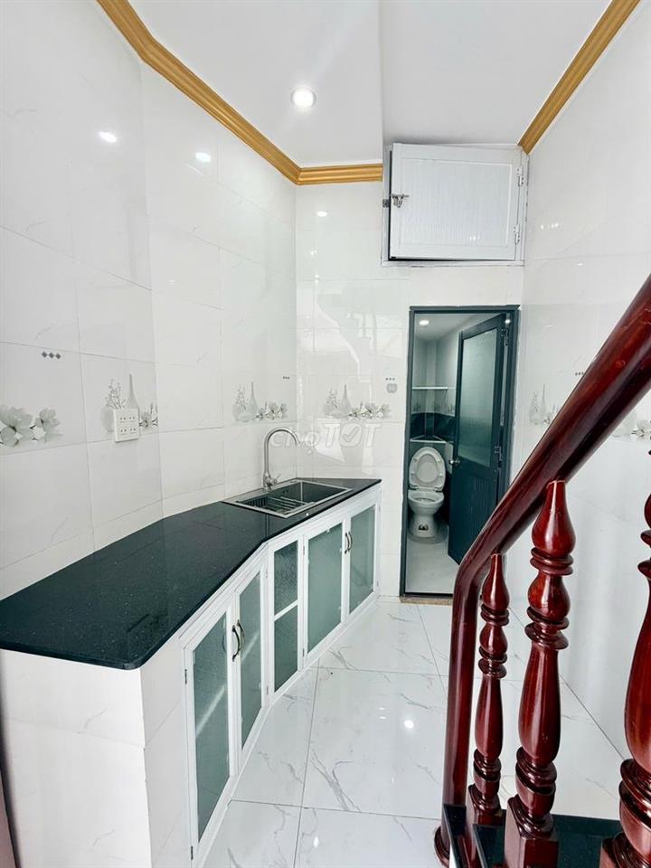 Nhà trệt lầu 2PN hẻm đường Hùng Vương chỉ 6,5 triệu