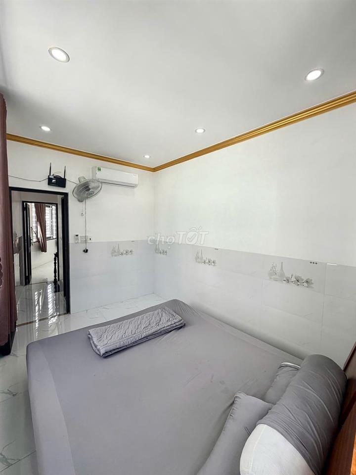 Nhà trệt lầu 2PN hẻm đường Hùng Vương chỉ 6,5 triệu