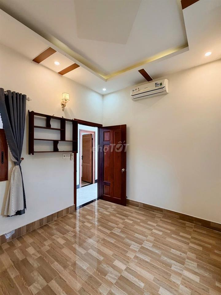 Nhà 2 lầu 4PN full nội thất hẻm đường Nguyễn Văn Cừ chỉ 10 triệu