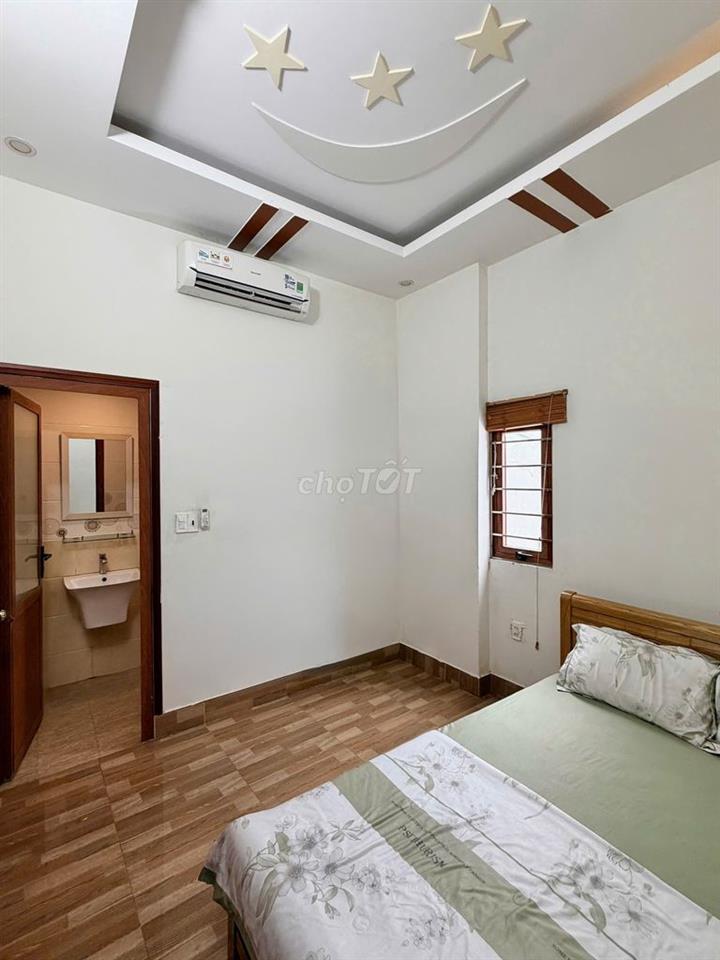 Nhà 2 lầu 4PN full nội thất hẻm đường Nguyễn Văn Cừ chỉ 10 triệu