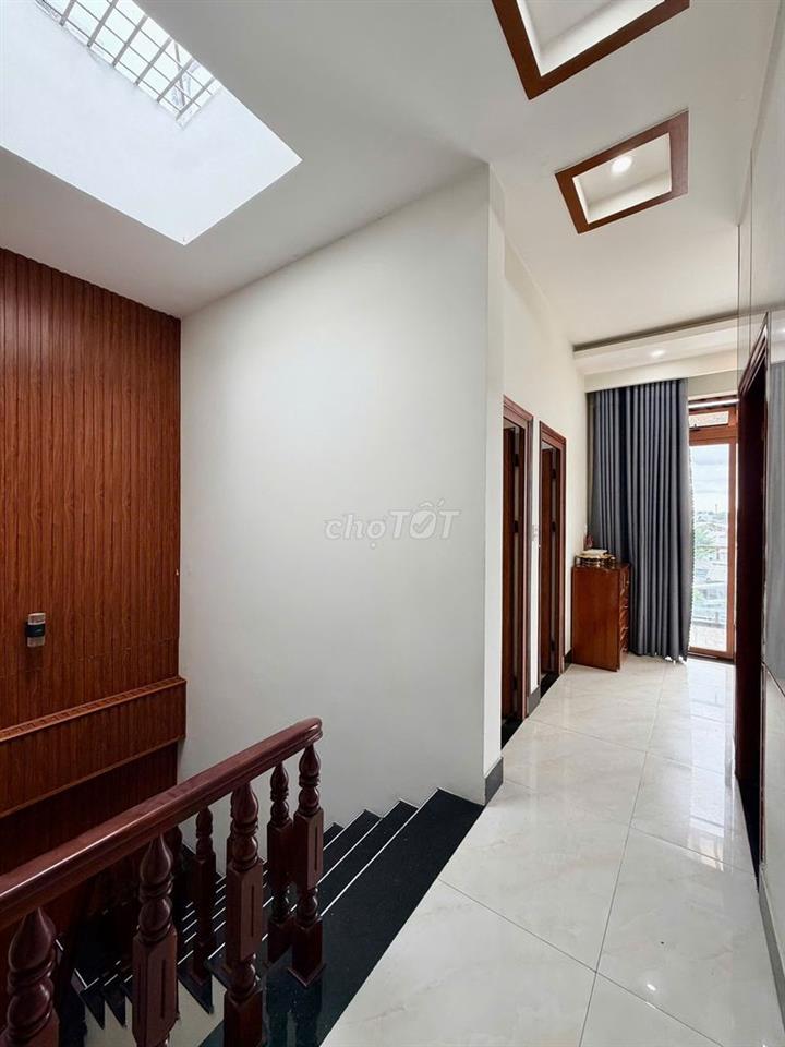Nhà 2 lầu 4PN full nội thất hẻm đường Nguyễn Văn Cừ chỉ 10 triệu