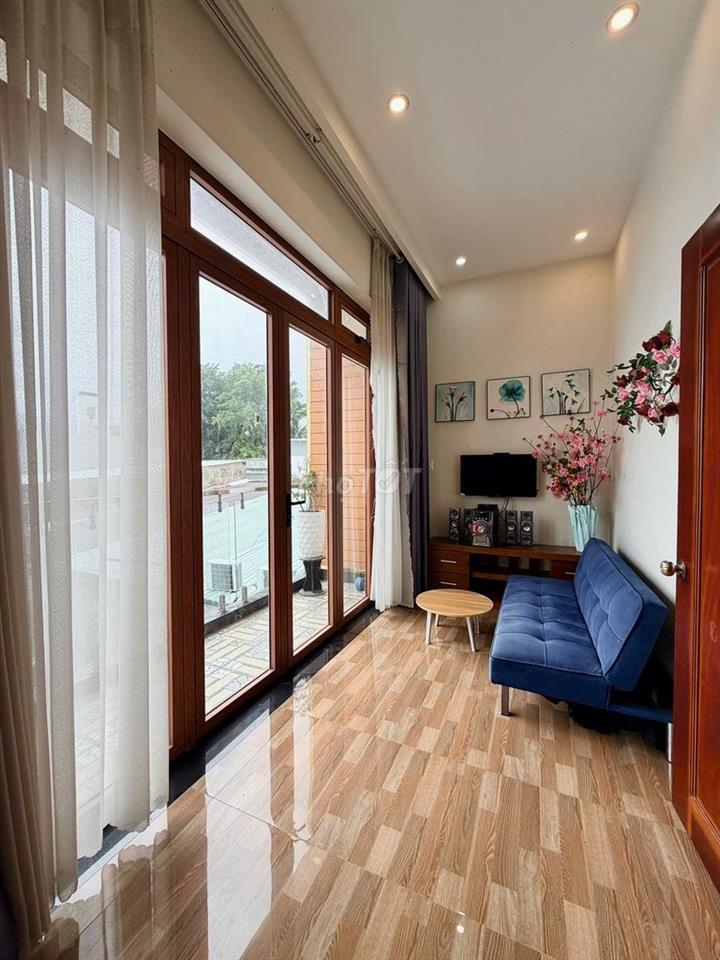 Nhà 2 lầu 4PN full nội thất hẻm đường Nguyễn Văn Cừ chỉ 10 triệu