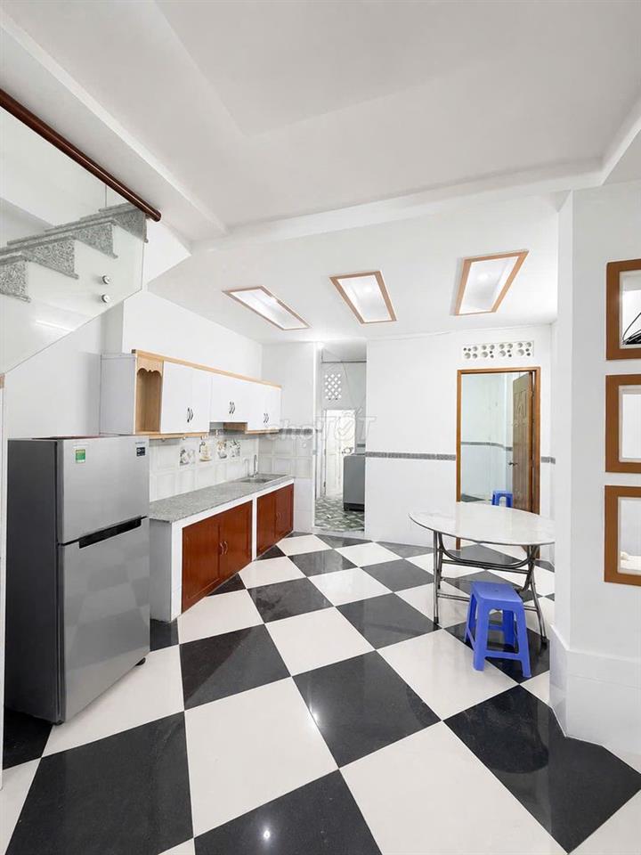 Nhà trệt lầu 3PN hẻm đường Võ Văn Kiệt chỉ 5 triệu