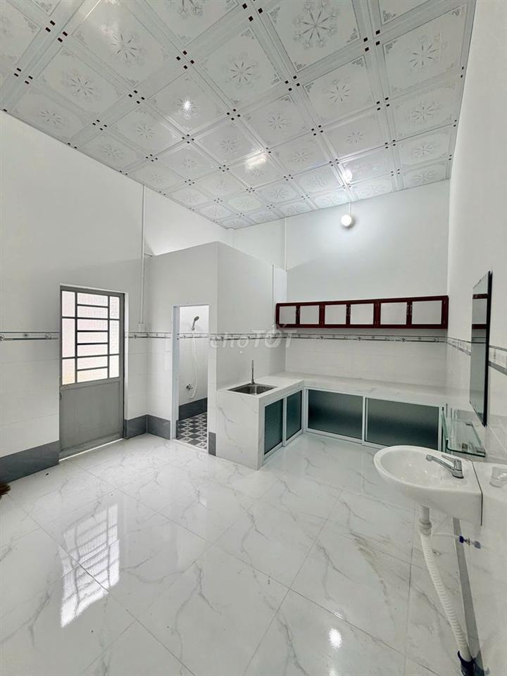 Nhà trệt 2PN Giáp KDC Hồng Phát chỉ 8 triệu