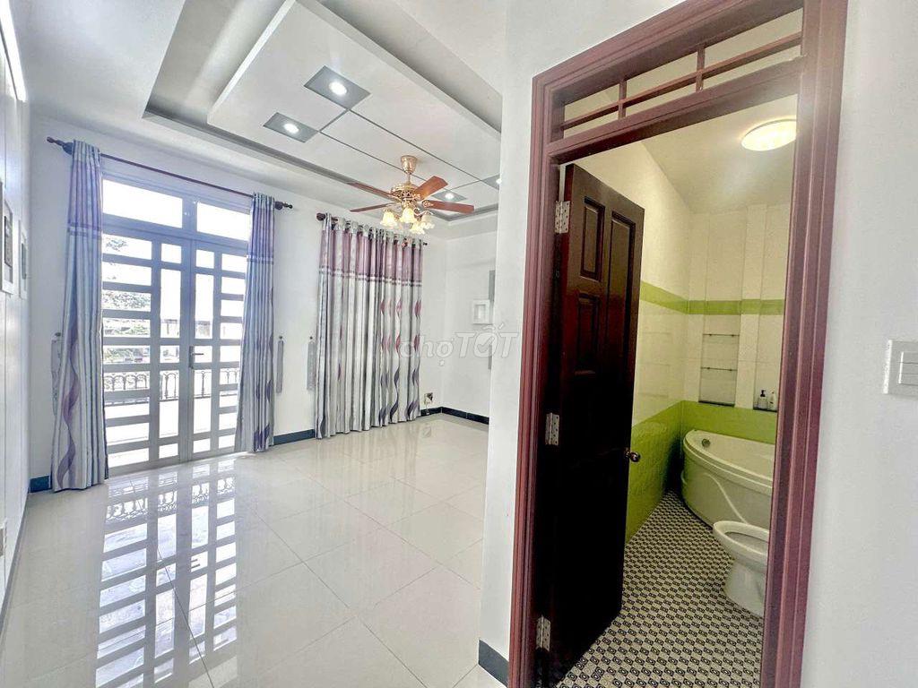 Nhà 2 Lầu 4PN Có Nội Thất KDC Hưng Phú 13 triệu
