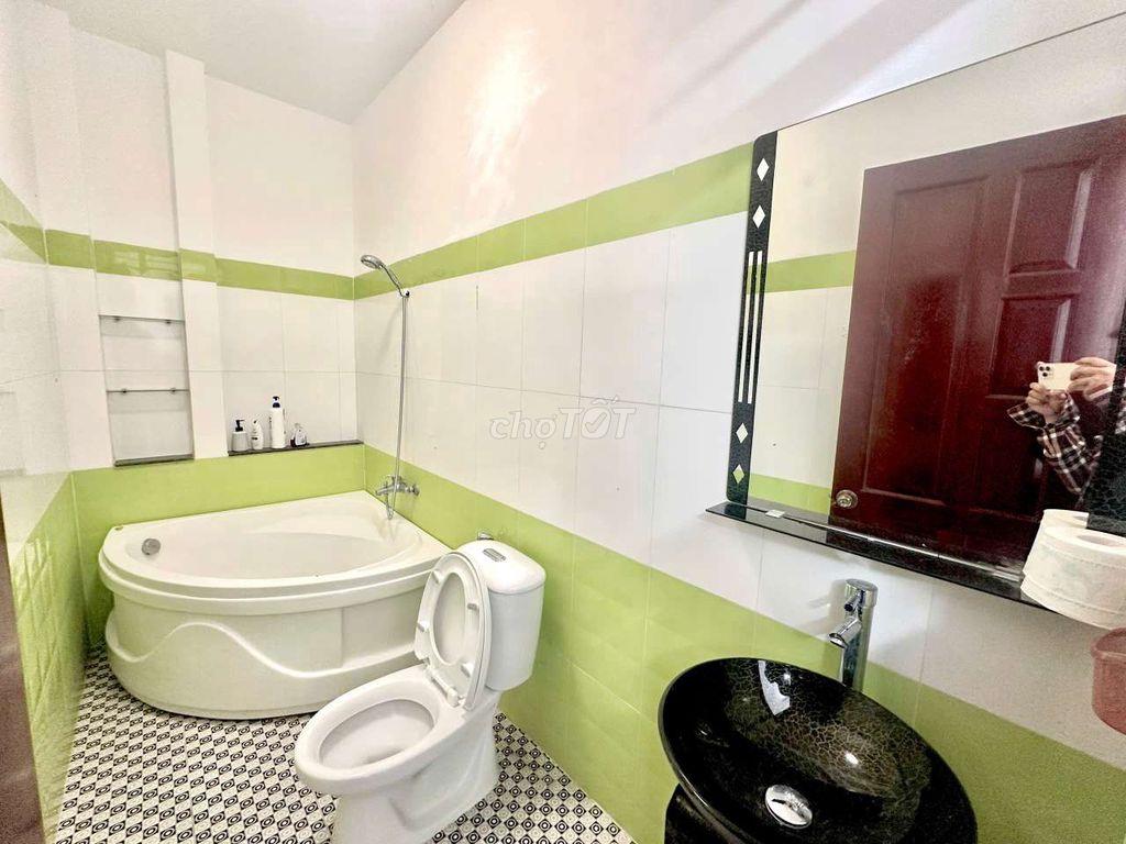 Nhà 2 Lầu 4PN Có Nội Thất KDC Hưng Phú 13 triệu