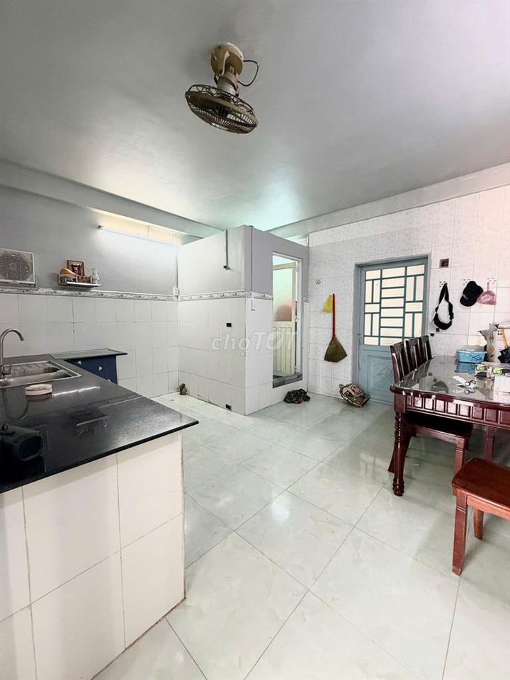 Nhà trệt lửng lầu 2PN đường Trần Hưng Đạo nối dài 7 triệu