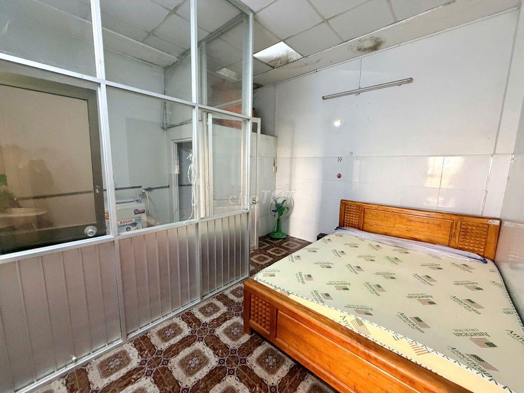 Nhà trệt lửng lầu 2PN đường Trần Hưng Đạo nối dài 7 triệu
