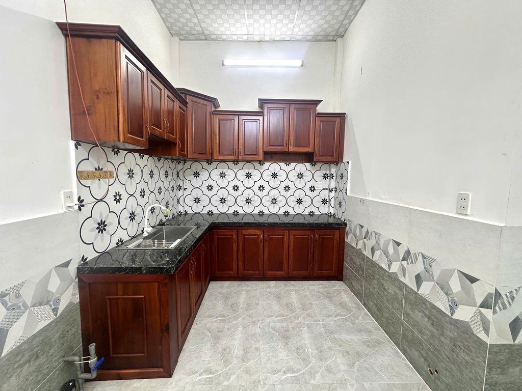 Nhà trệt rộng 2PN giáp KDC Hàng Bàng chỉ 6 triệu