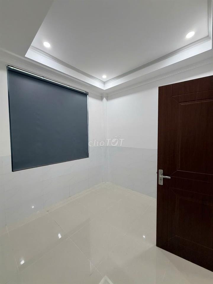 Nhà 2 lầu 3PN hẻm đường Trần Hưng Đạo chỉ 7,5 triệu